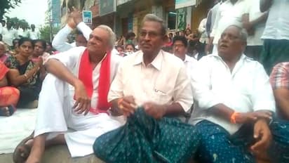 పెళ్లాం ఓ చోట, మొగుడు మరో చోట...జగన్ నిర్ణయంపై నారాయణ సెటైర్లు