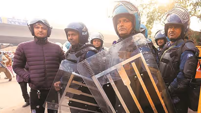 പ്രതിഷേധങ്ങൾക്കെതിരെ ദ്രുതകർമ്മസേന, കയ്യിലുള്ളത് തൊട്ടാൽ കറന്റടിക്കുന്ന ഇലക്ട്രിക് ഷീൽഡ്, ടേസര് ഗണ്ണുകളുമായി സാമ്യം?