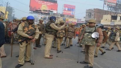 यूपी में पुलिसकर्मियों को जलाना चाहते थे उपद्रवी , ये था प्लान