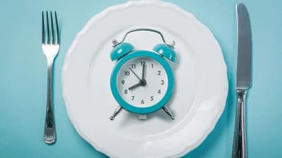 തടി കുറയ്ക്കാൻ അത്താഴം ഒഴിവാക്കുന്ന ശീലമുണ്ടോ; എങ്കിൽ ഒന്ന് ശ്രദ്ധിക്കൂ...