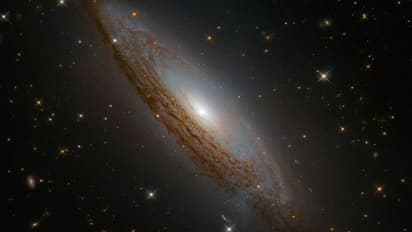 ತೀವ್ರ ಚಟುವಟಿಕೆಯ ಕೇಂದ್ರ: ಹಬಲ್ ಗುರುತಿಸಿದ ವಿಶಿಷ್ಟ ಸ್ಪೈರಲ್ ಗ್ಯಾಲಕ್ಸಿ !