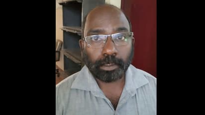 ലൈംഗികചേഷ്ട, വിദ്യാര്ത്ഥിനികളെ പീഡിപ്പിക്കാന് ശ്രമം; അധ്യാപകന് പിടിയിൽ