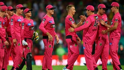 சீட் நுனியில் உட்காரவைத்த பரபரப்பான போட்டி.. சூப்பர் ஓவரில் த்ரில் வெற்றி பெற்ற சிட்னி சிக்ஸர்ஸ்.. செம குஷியில் ராஜஸ்தான் ராயல்ஸ்