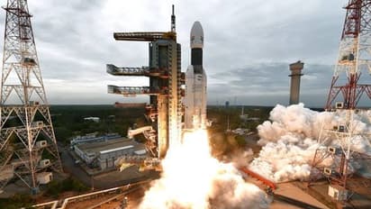 ভাষা বিতর্কে ইসরোর অভিযান, হিন্দি-সংস্কৃত ধন্দের মধ্যেই প্রশ্ন কেন নয় তামিল-কন্নড়