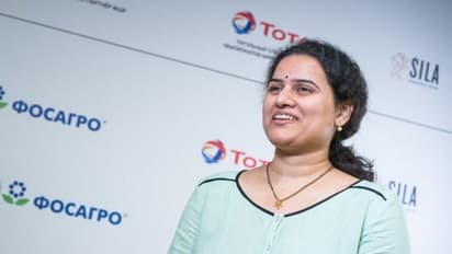 కోనేరు హంపీ విజయకేతనం... రెండోసారి కెయిన్స్ కప్ కైవసం