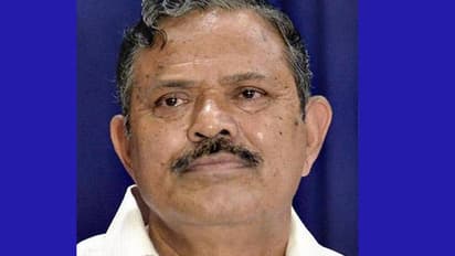 ಮದ್ಯದಂಗಡಿ ತೆರೆಯಿರಿ ಎಂದು ಬಂದವನಿಗೆ ಶಾಸಕರ ಫುಲ್ ಕ್ಲಾಸ್