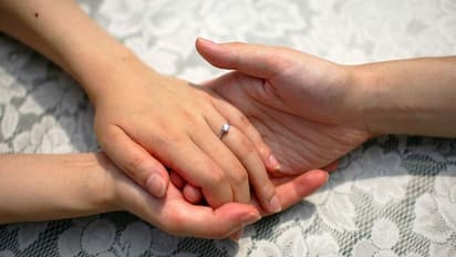 വിവാഹേതരബന്ധത്തിന് ഇന്ത്യന് സ്ത്രീകള് തെരഞ്ഞെടുക്കുന്നത് ഈ പ്രായക്കാരെ; കണക്കുകളിങ്ങനെ...