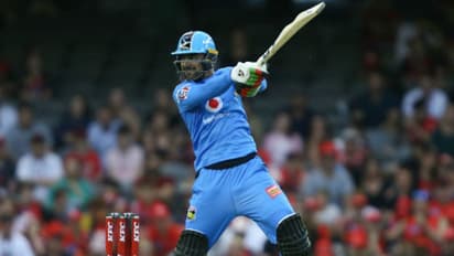 கிரிக்கெட் ஆஸ்திரேலியாவையே வாய்பிளக்க வைத்த ரஷீத் கானின் பேட்.. பிக்பேஷ் லீக்கில் நடந்த சுவாரஸ்யம்