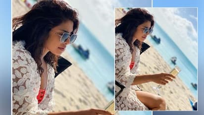 আলিয়া নন, মা আনন্দ শীলার চরিত্রে এবার প্রিয়ঙ্কা