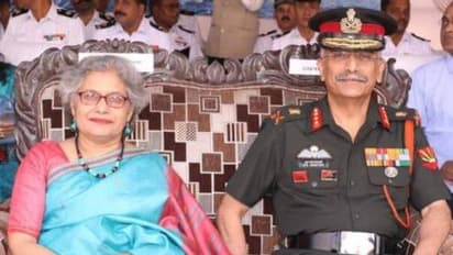 मां रेडियो एनाउंसर और पत्नी टीचर, 2 बेटियों के पिता है थल सेना प्रमुख मनोज नरवणे, देखें Photos