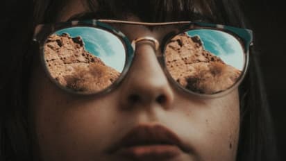 শীতকালে চোখ ভাল রাখতে কেমন সানগ্লাস কেনা উচিত, জেনে নিন