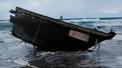 നിറയെ മൃതദേഹങ്ങളുമായി ജപ്പാന് തീരത്തടിയുന്ന 'പ്രേത ബോട്ടു'കള്, പിന്നിലാരാണ്?