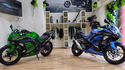 கவாஸ்கி நிஞ்சா பைக்குகளுக்கு செம ஆஃபர்! சொளையா ரூ.35,000 டிஸ்கவுண்ட்!!