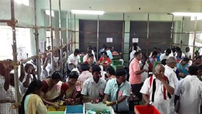 மாவட்ட கவுன்சிலரில் திமுக... ஒன்றிய கவுன்சிலர் பதவியில் அதிமுக கெத்து... சம பலத்துடன் தேர்தல் முடிவுகள்..!