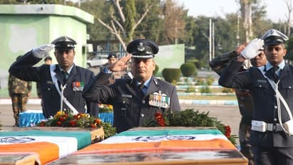 बेटी का नामकरण कर ड्यूटी पर लौटा जवान, 15 दिन बाद देश के लिए सीने पर खाई गोली