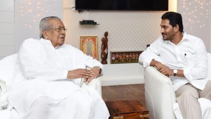 రేపు బోస్టన్ కన్సల్టెన్సీ నివేదిక: గవర్నర్తో జగన్ భేటీ, అమరావతిలో తీవ్ర చర్చ