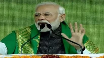 ಹಸಿರು ಶಾಲು ಹೊದ್ದೇ ಪ್ರಶಸ್ತಿ ಪ್ರದಾನ ಮಾಡಿದ ಪ್ರಧಾನಿ ಮೋದಿ