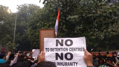 കാണ്പൂര് ഐഐടിയില് പാക് കവിയുടെ കവിത ചൊല്ലിയ സംഭവത്തില് അന്വേഷണം