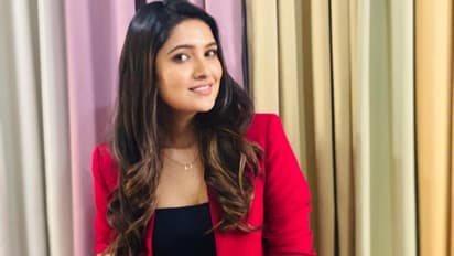 கண்ணுல குளு, குளு கூலிங்கிளாஸ்... வைரலாகும் சின்னத்திரை நயன்தாராவின் லேட்டஸ்ட் போட்டோ...!