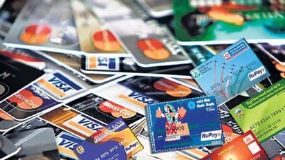 മാര്‍ച്ച് മുതല്‍ ഡെബിറ്റ്- ക്രെഡിറ്റ് കാർഡുകളിൽ സർവത്ര മാറ്റം വരുന്നു; കള്ളന്മാരെ പൂട്ടാന്‍ റിസര്‍വ് ബാങ്ക്