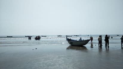 ভোটের জেরে বন্ধ দিঘা, হলিডে-তে কোপ, প্রথম ও দ্বিতীয় দফার ভোটে পর্যটক বিহিন সমুদ্র সৈকত