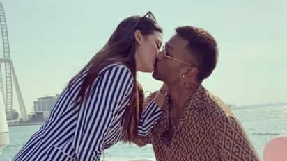 హర్డిక్ పాండ్య, నటాషాల లవ్ స్టోరీ ఇదే: అచ్చం ఫిదా సినిమా మాదిరిగా...