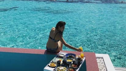 സാറ അവധിക്കാലം തിന്നുതീര്‍ക്കുകയാണോ? കൊതിയൂറുന്ന ചിത്രങ്ങള്‍...