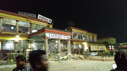 बर्धमान रेलवे स्टेशन की बिल्डिंग का एक हिस्सा गिरा, मलबे में दबे लोगों के लिए सर्च ऑपरेशन जारी