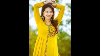 'ಕೆಂಡಸಂಪಿಗೆ'ಯಲ್ಲಿ ಅರಳಿದ 'ಟಗರು' ಪುಟ್ಟಿ ಮಾನ್ವಿತಾ ಕಾಮತ್‌ ಏನ್‌ ಬಾಂಬ್ ಅಂತೀರಾ!