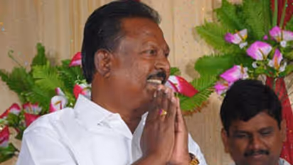 அதிமுகவில் முக்கிய பிரமுகர் மறைவு! யார் இந்த கருப்பசாமி பாண்டியன்? அதிர வைக்கும் ஃப்ளாஷ்பேக்!