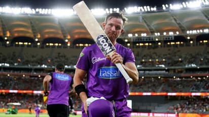 ஐபிஎல் ஏலத்தில் எந்த அணியுமே எடுக்காமல் அம்போனு விடப்பட்ட ஆஸ்திரேலிய வீரர்.. பிக்பேஷ் லீக்கில் அதிரடி சதமடித்து அசத்தல்.. வீடியோ