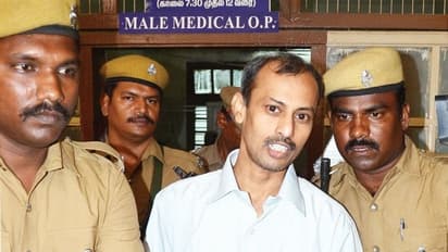 பாதுகாப்பு கொடுக்க முடியாது, மண்டையை சொரிந்த காவல்துறை...!! 15 நாள் விடுப்பு கொடுத்து குட்டு வைத்த நீதிமன்றம்...!!