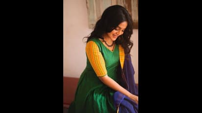 பட வாய்ப்பை பிடிக்க படாதபாடு படுகிறாரா ஜிவி பிரகாஷ் தங்கை பவானிஸ்ரீ? பக்கா பிளான் போட்டு வெளியிட்ட விதவிதமான போட்டோஸ்!