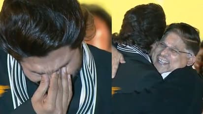 స్టేజీపై అల్లు అర్జున్ కంటతడి: కారణాలు ఇవే....