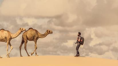 96 రీమేక్ ఫస్ట్ లుక్.. ఎడారిలో ఒంటరిగా శర్వా