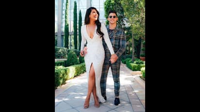 'তোমার যদি না থাকে তাহলে দেখিও না', প্রিয়ঙ্কাকে কটাক্ষ ডিজাইনারের