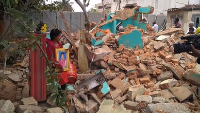 ಕೋಲಾರ: 'ಆಶ್ರಯ' ನೀಡಿದ್ದ ಮನೆ ರಾತ್ರೋ ರಾತ್ರಿ ಧ್ವಂಸ..!