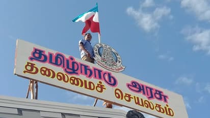 தலைவருக்கு உருவான 'தர்பார்' தலைமை செயலகம்! அளவில்லாமல் அட்டகாசம் பண்ணும் ரஜினி ரசிகர்கள்!