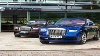 రికార్డు స్థాయిలో రోల్స్ రాయిస్ కార్ల అమ్మకాలు...