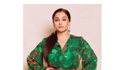 41 வயதிலும் உடல் எடையை குறைத்து சிக்கென இருக்கும் வித்யா பாலன்... மார்டன் உடையில் இளசுகளை உசுப்பேற்றும் போட்டோஸ்...!