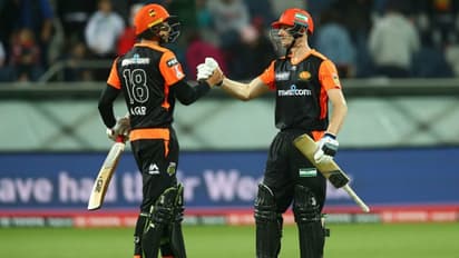 தொடக்க வீரர்கள் அதிரடி.. சவாலான இலக்கை அசால்ட்டா அடித்து ஃபின்ச்&கோவை வீழ்த்திய பெர்த் அணி