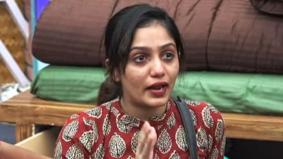 രജിത് കുമാറിന് മറുപടി; ബിഗ് ബോസില് പൊട്ടിക്കരഞ്ഞ് ആര്യ