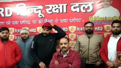 நாங்கதான் உள்ள புகுந்து அடிச்சோம் !! இப்ப அதுக்கு என்ன? ஜேஎன்யூ தாக்குதலுக்கு பொறுப்பேற்ற இந்து ரக் ஷா அமைப்பு பொறுப்பேற்பு !!