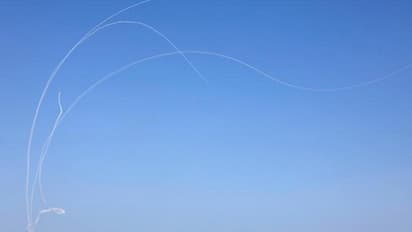 காசிம் சுலைமானி கொலைக்கு ஈரான் பதிலடி !! அமெரிக்க படைகள் மீது ஏவுகணை வீச்சு !! தொடரும் போர் பதற்றம் !!