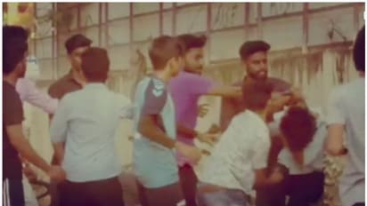 തൃശ്ശൂരില് കോളേജ് വിദ്യാര്ത്ഥിയെ വളഞ്ഞിട്ട് മര്ദ്ദിക്കുന്ന വീഡിയോ ടിക് ടോക്കില് പ്രചരിക്കുന്നു