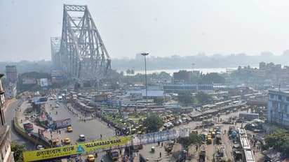 Bharat Bandh-দেশ জুড়ে চলছে বনধ, ট্রেন থেকে সড়ক যোগাযোগে সচল বাংলা