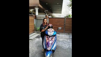 சிறுசு முதல் பெருசு வரை தொற்றிய 'தர்பார் மேனியா'! கார்... பைக்... விதவிதமான கட்- அவுட்... தூள் கிளப்பும் ரசிகர்கள்!