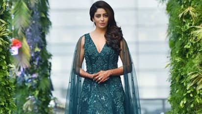 നേഹയുടെ എന്ഗേജ്മെന്റ് ഗൗണിനെക്കുറിച്ച് അമ്പരപ്പിക്കുന്ന വിവരം പങ്കുവച്ച് ഡിസൈനര്മാര്