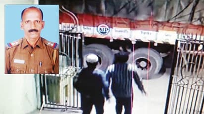 சோதனை சாவடியில் சப்- இன்ஸ்பெக்டர் சுட்டுக் கொலை !! குமரியில் பயங்கரம் !!