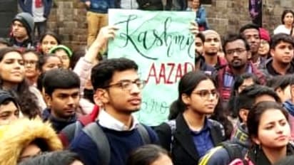 ফের আজাদ কাশ্মীরের পোস্টার, এবার কাঠগড়ায় দিল্লি ইউনিভার্সিটি